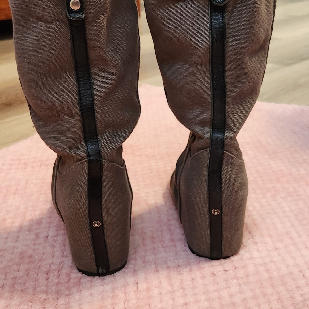 Shoes - Picture 6 of 10
